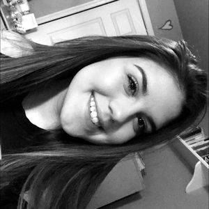 Meet your Posher, Elainea